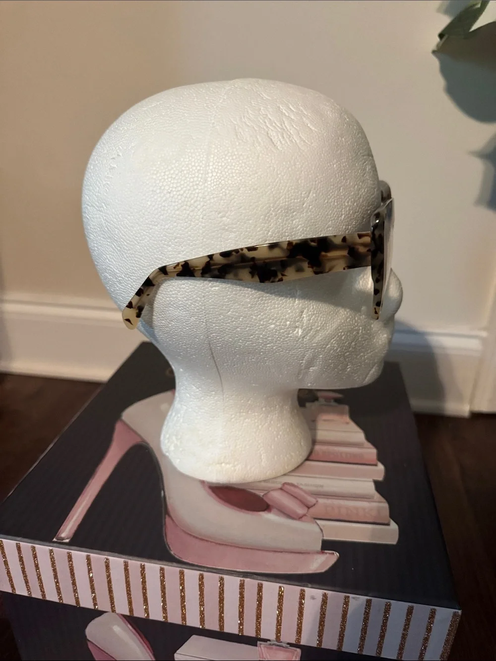Tortoiseshell Cat-Eye Glasses - Cream Brown Pattern